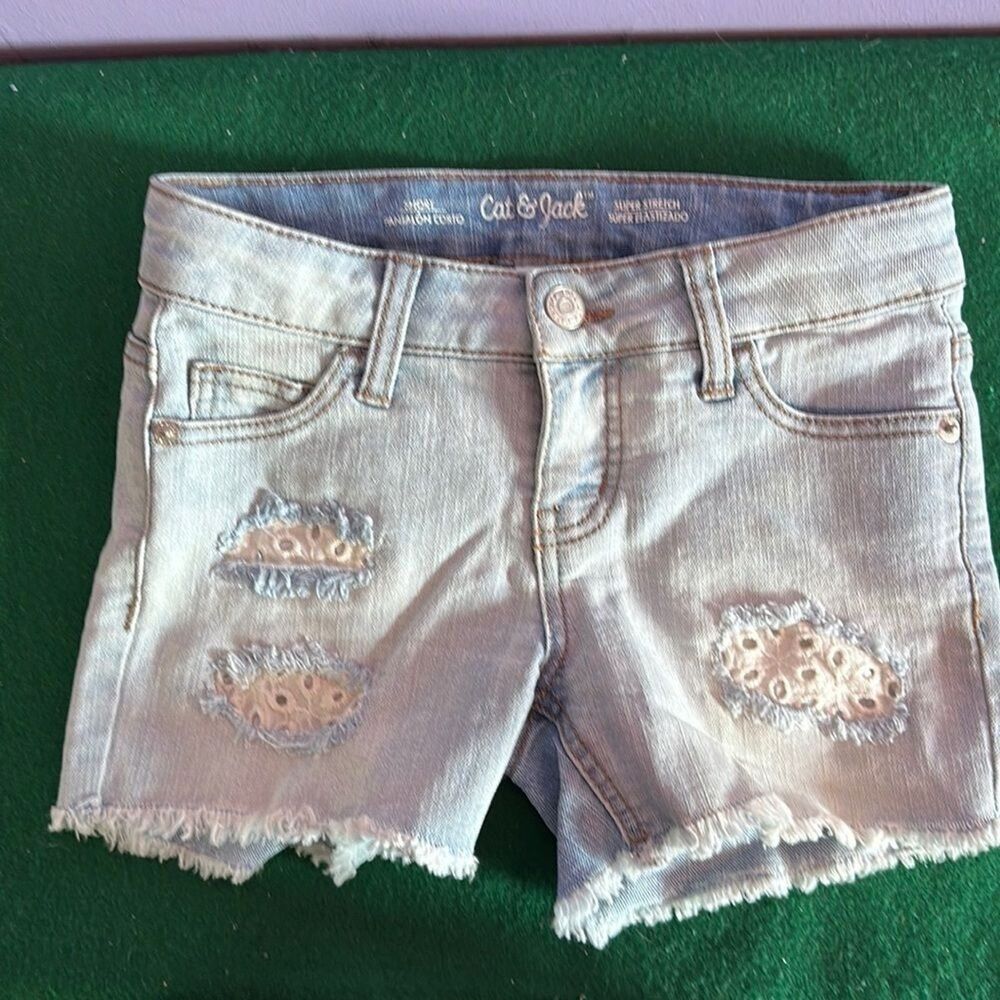 Cat & Jack Girls 7/8 Denim Shorts Light Blue Distressed Eyelet Patch Cutoffs